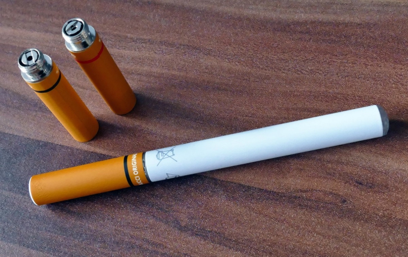 e-cigarette-PEONE-min_electronic_cigarette_e_cigarette_nicotine_vapor_vaporizer_smoke_tobacco-663282